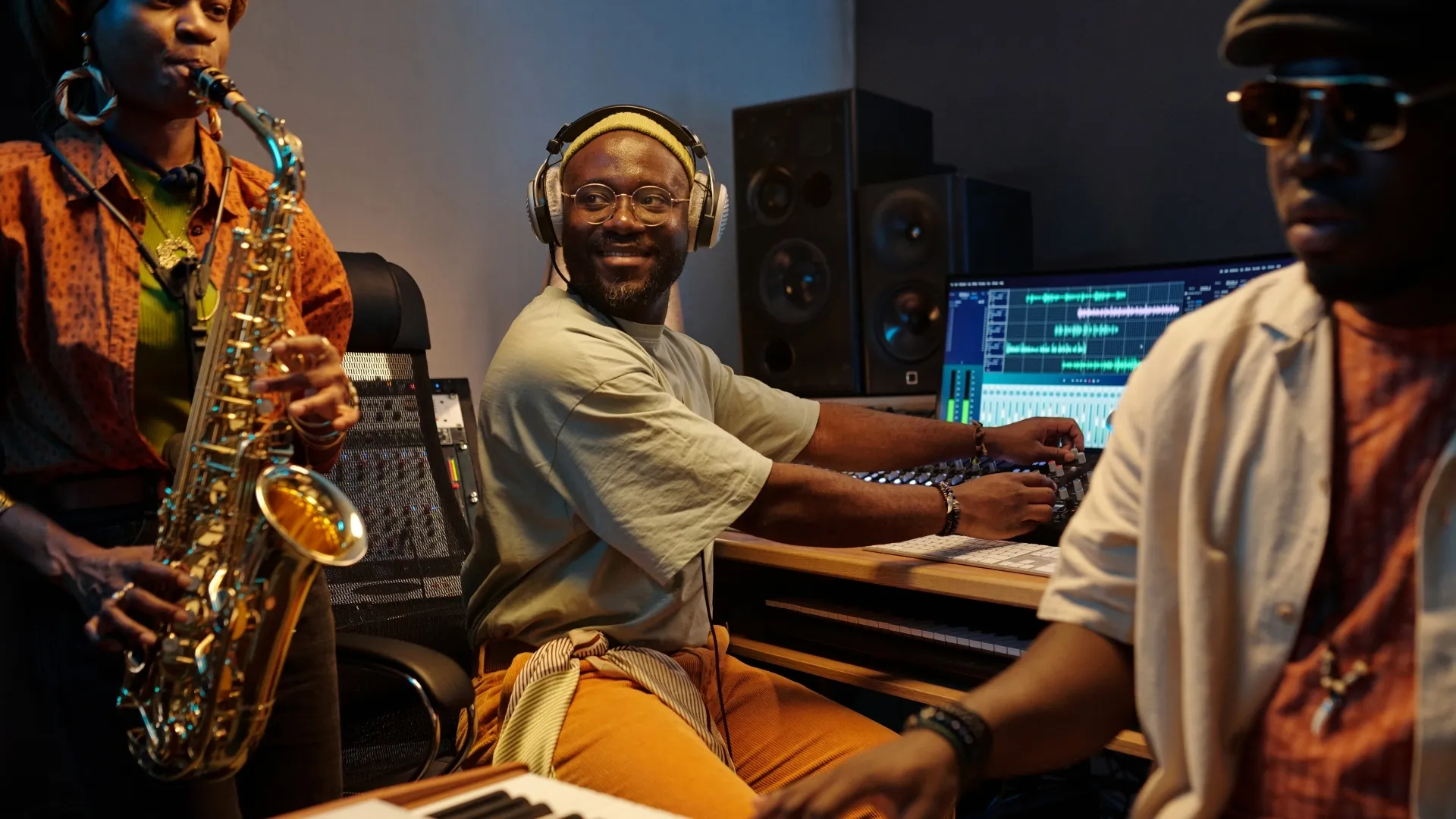 Learn what musicians can teach about listening skills and ear care, including safe volume habits and hearing protection.